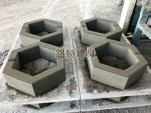 護(hù)坡磚